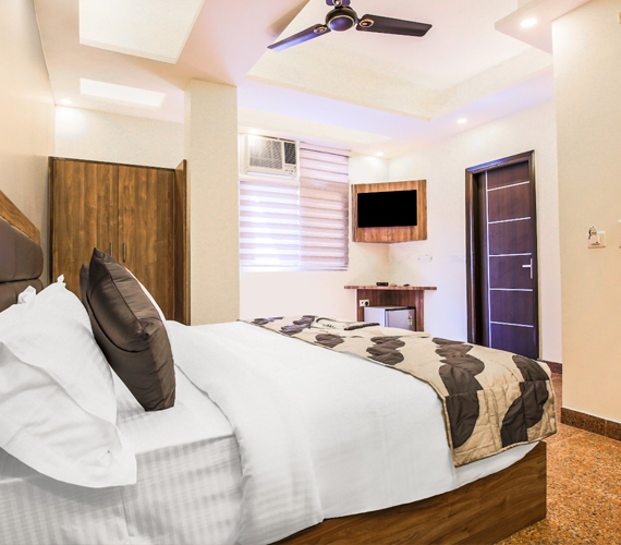 Hotel Rooms near Dwarka Sector 9 Metro Station, Delhi
